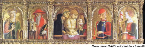 Scacchiera artistica con pezzi scolpiti